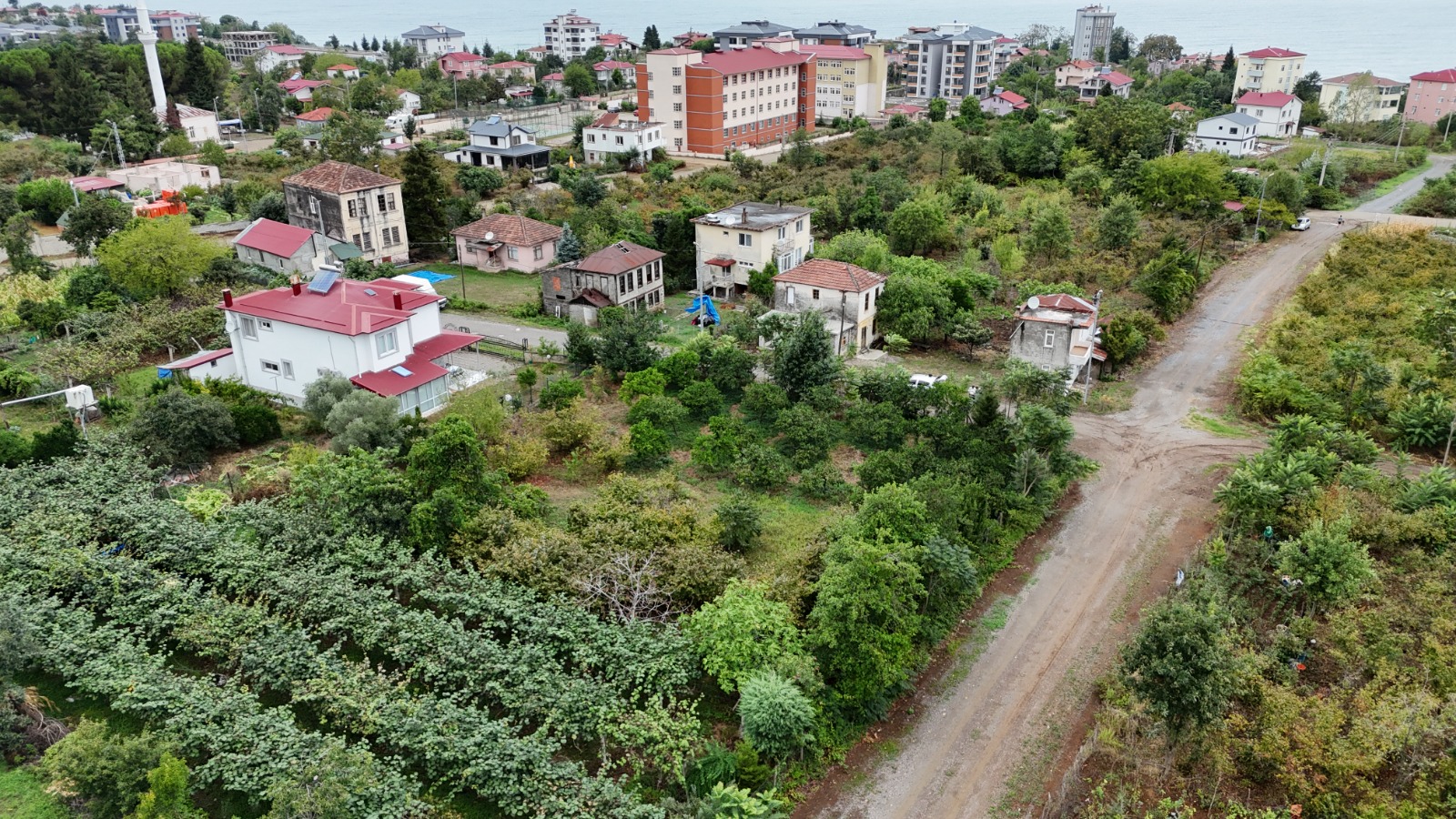 MABEL GAYRİMENKUL/BEŞİKDÜZÜ/ADACIK 4 KAT İMARLI VİLLALIK ARSA